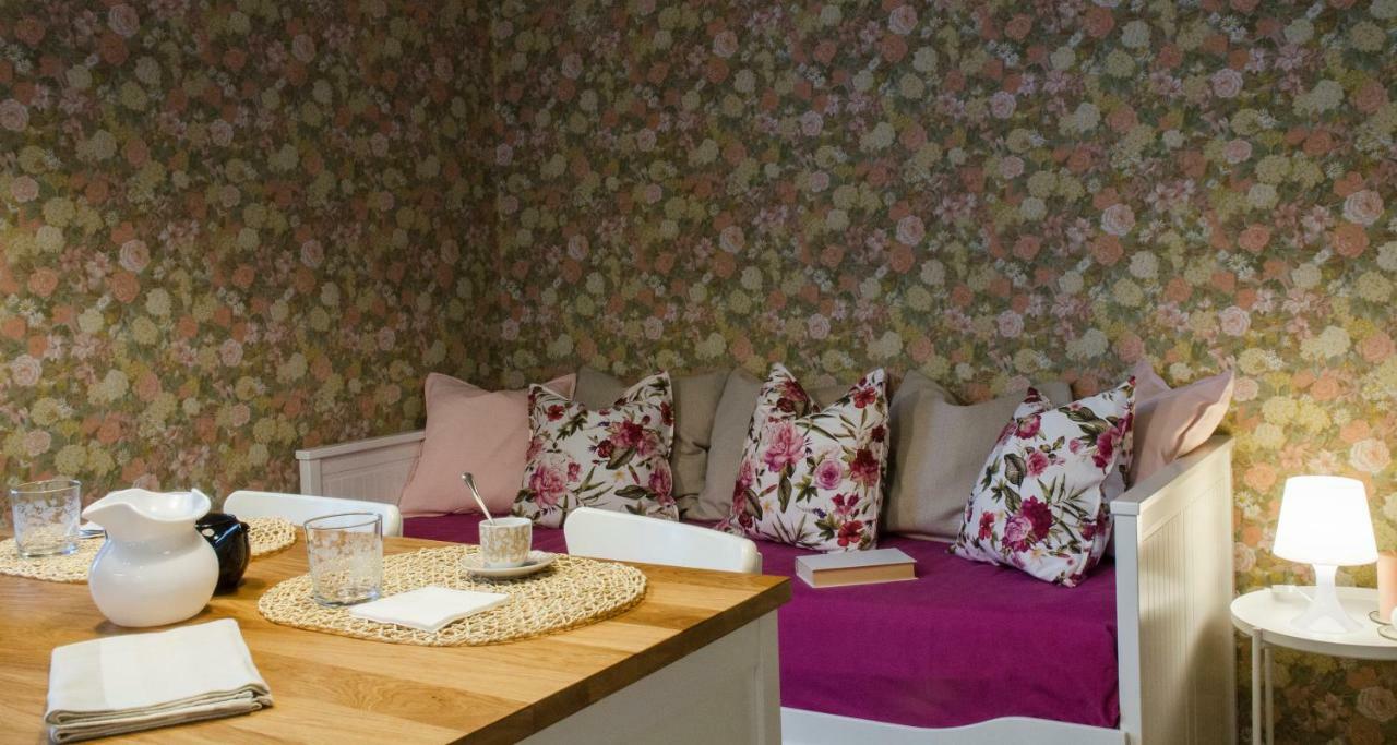 Flowers Apartment Joivy 25 Como Zewnętrze zdjęcie