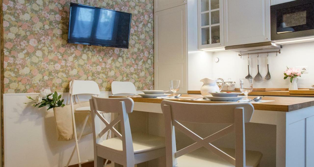 Flowers Apartment Joivy 25 Como Zewnętrze zdjęcie