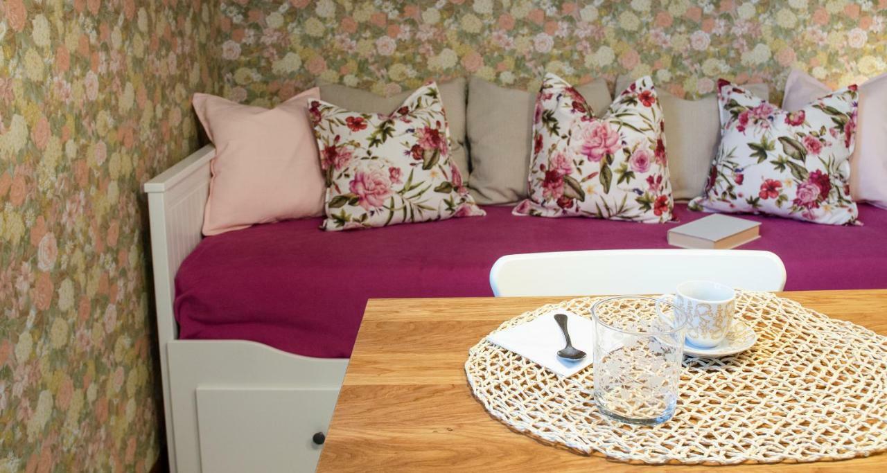 Flowers Apartment Joivy 25 Como Zewnętrze zdjęcie
