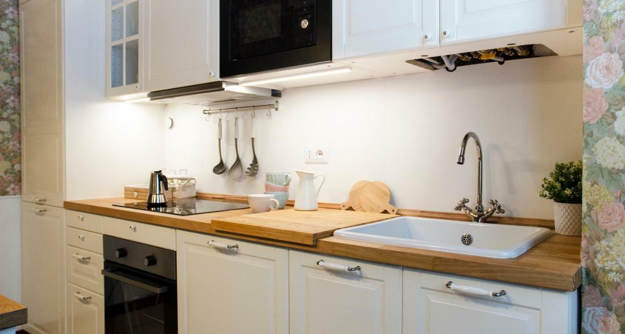 Flowers Apartment Joivy 25 Como Zewnętrze zdjęcie