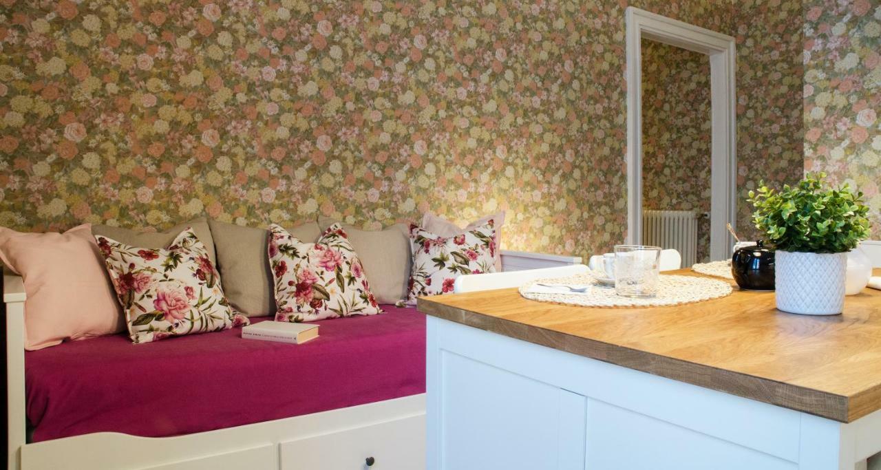 Flowers Apartment Joivy 25 Como Zewnętrze zdjęcie