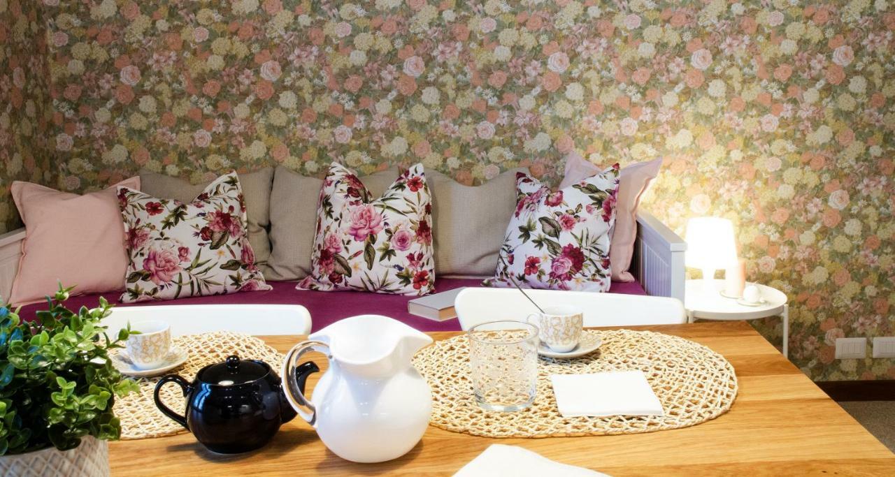 Flowers Apartment Joivy 25 Como Zewnętrze zdjęcie