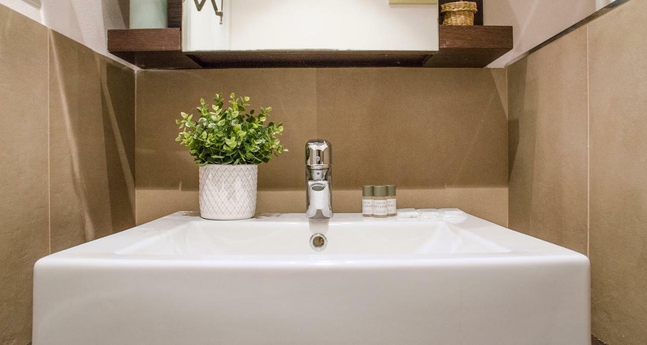 Flowers Apartment Joivy 25 Como Zewnętrze zdjęcie